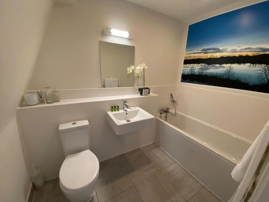 Reed Warbler - Hm111 - Lower Mill Estate Penthouse Apartment With Spa Access Somerford Keynes المظهر الخارجي الصورة