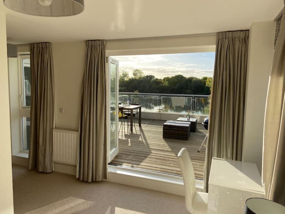 Reed Warbler - Hm111 - Lower Mill Estate Penthouse Apartment With Spa Access Somerford Keynes المظهر الخارجي الصورة