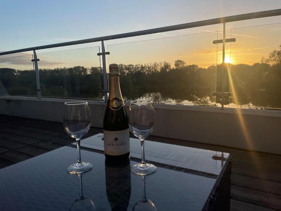 Reed Warbler - Hm111 - Lower Mill Estate Penthouse Apartment With Spa Access Somerford Keynes المظهر الخارجي الصورة