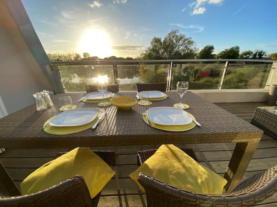 Reed Warbler - Hm111 - Lower Mill Estate Penthouse Apartment With Spa Access Somerford Keynes المظهر الخارجي الصورة