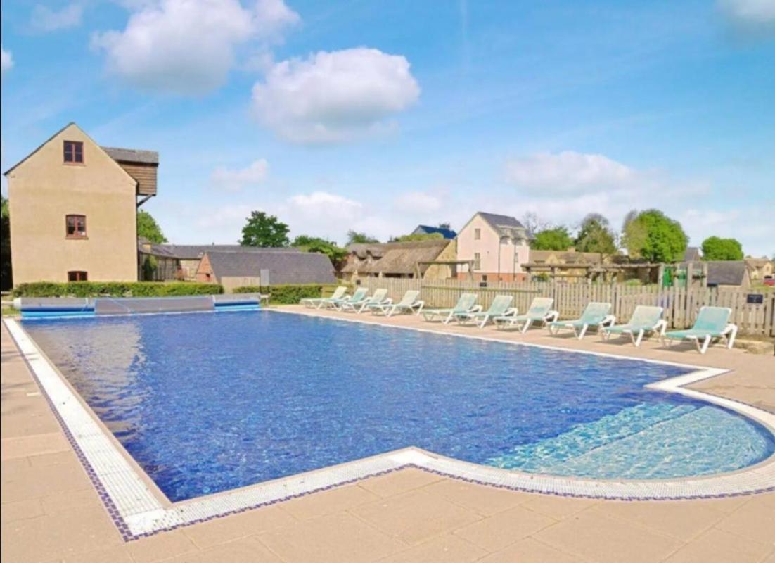 Reed Warbler - Hm111 - Lower Mill Estate Penthouse Apartment With Spa Access Somerford Keynes المظهر الخارجي الصورة