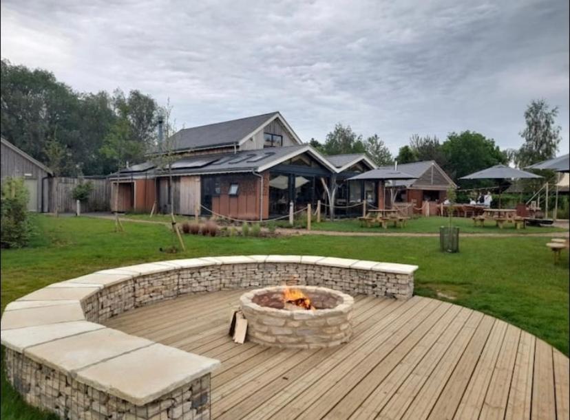 Reed Warbler - Hm111 - Lower Mill Estate Penthouse Apartment With Spa Access Somerford Keynes المظهر الخارجي الصورة