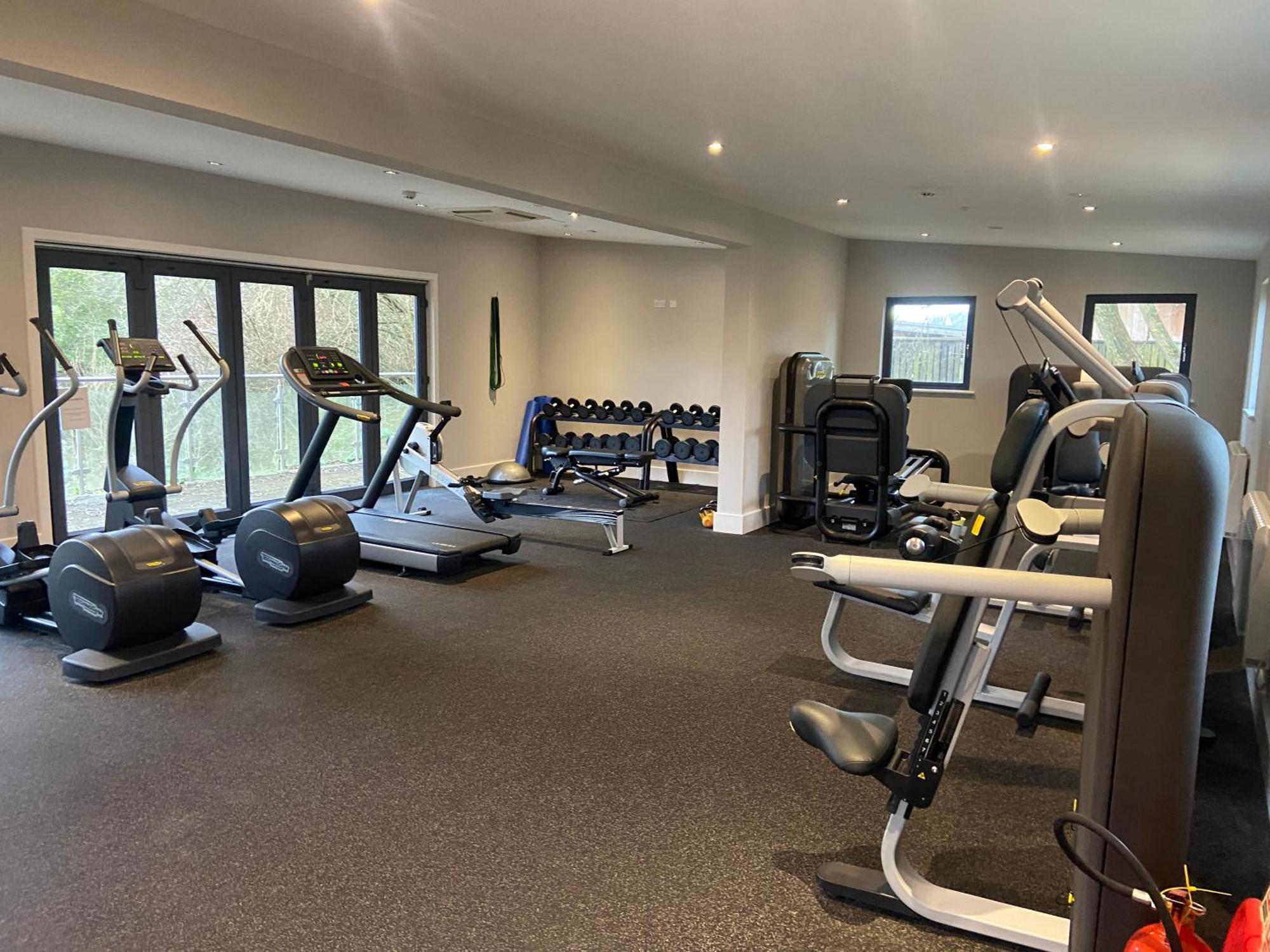 Reed Warbler - Hm111 - Lower Mill Estate Penthouse Apartment With Spa Access Somerford Keynes المظهر الخارجي الصورة