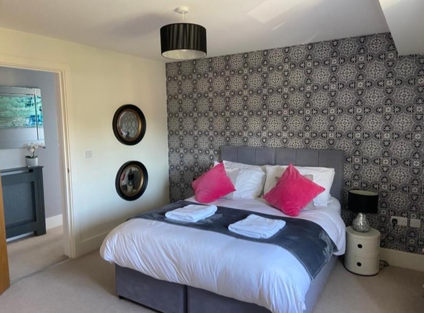 Reed Warbler - Hm111 - Lower Mill Estate Penthouse Apartment With Spa Access Somerford Keynes المظهر الخارجي الصورة