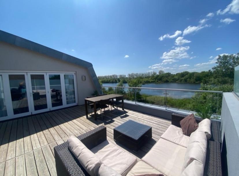 Reed Warbler - Hm111 - Lower Mill Estate Penthouse Apartment With Spa Access Somerford Keynes المظهر الخارجي الصورة